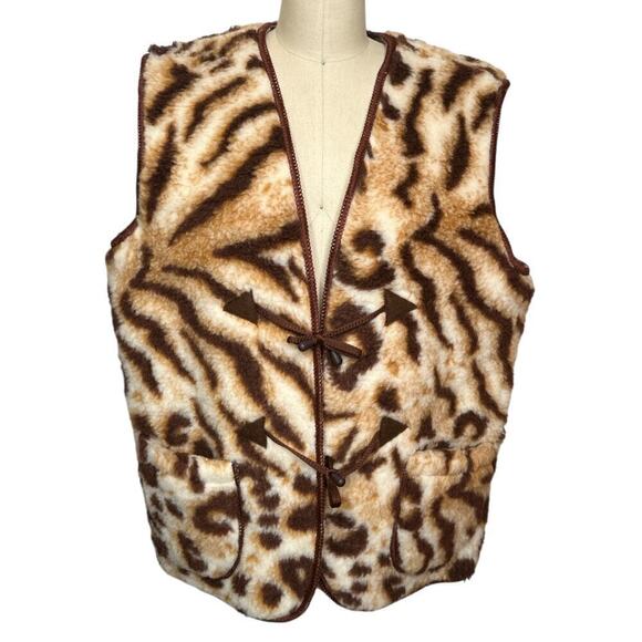 Unbranded Jackets & Blazers - Leopard Print Sherpa Fuzzy Vest W. Tie Front Closure Size L